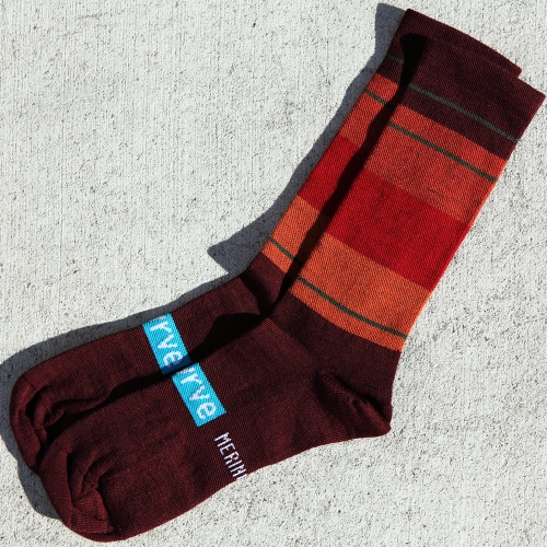 *SWRVE* merino block POP socks (wine)