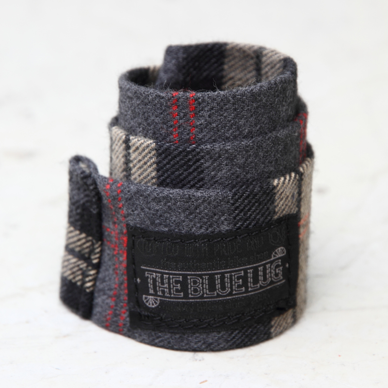 *BLUE LUG* snap rolly (charcoal check)