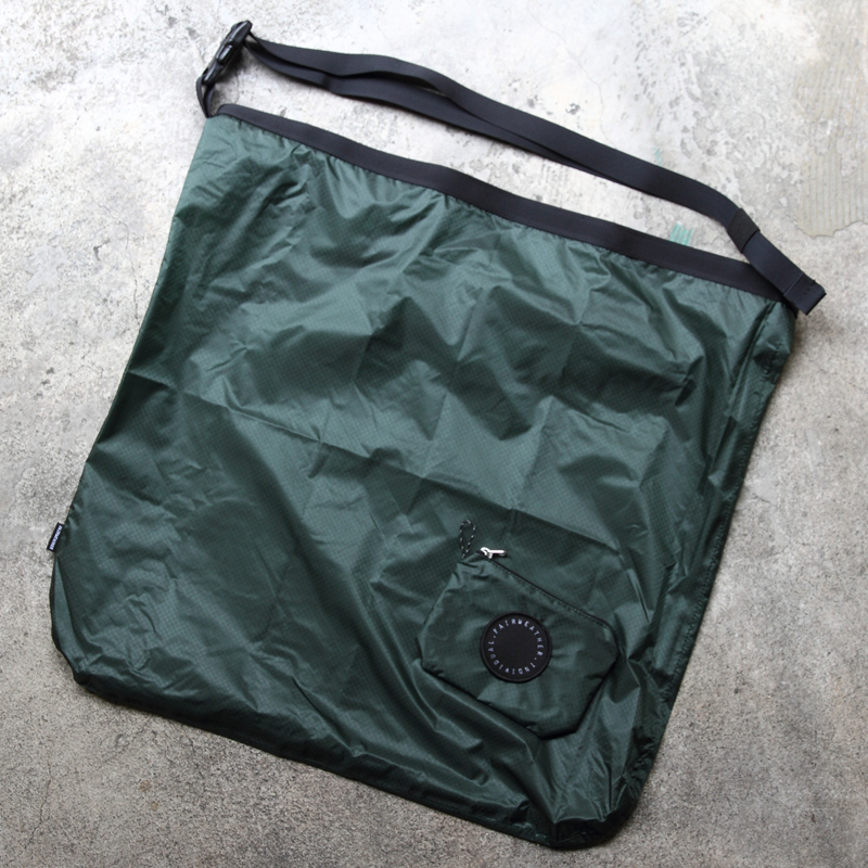 *FAIRWEATHER* packable sacoche (algae green)