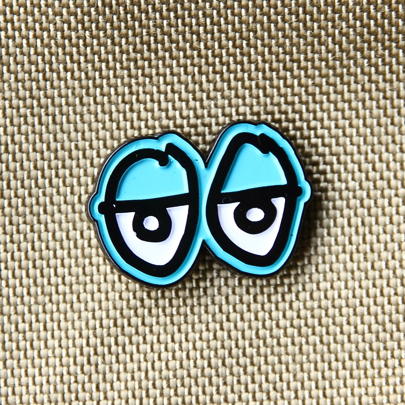*KROOKED* eyes pin (blue)