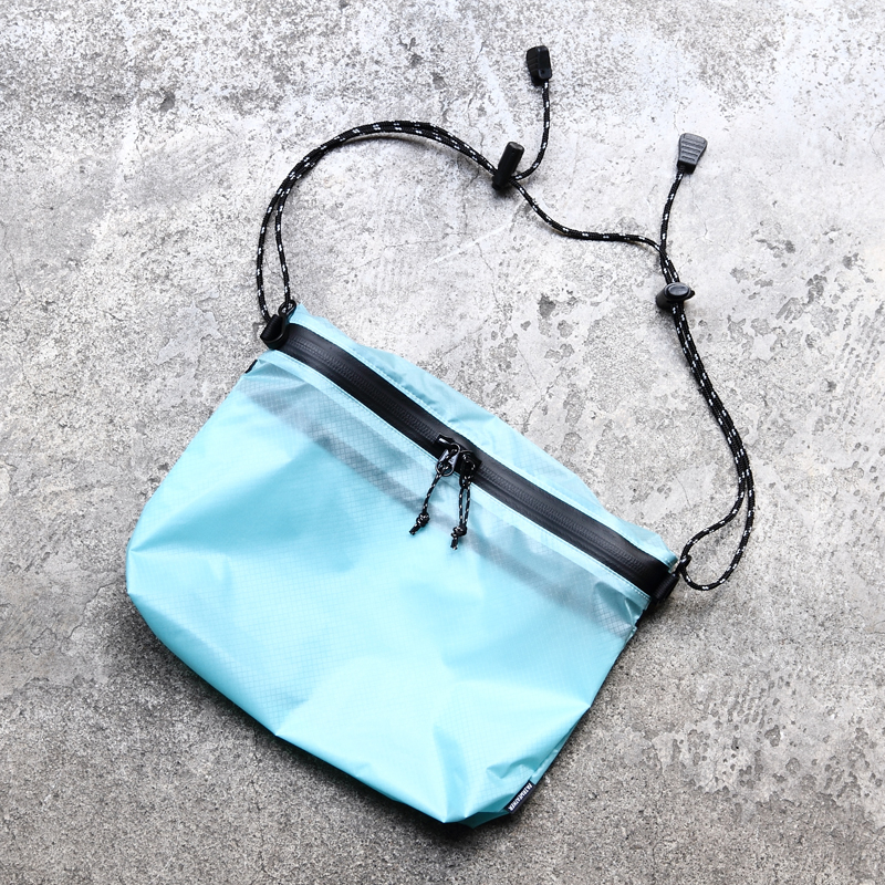 *FAIRWEATHER* zip sacoche (pale blue)