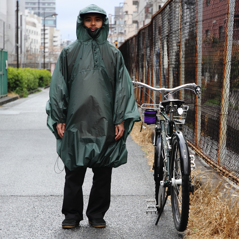 *FAIRWEATHER* packable rain poncho (algae green)