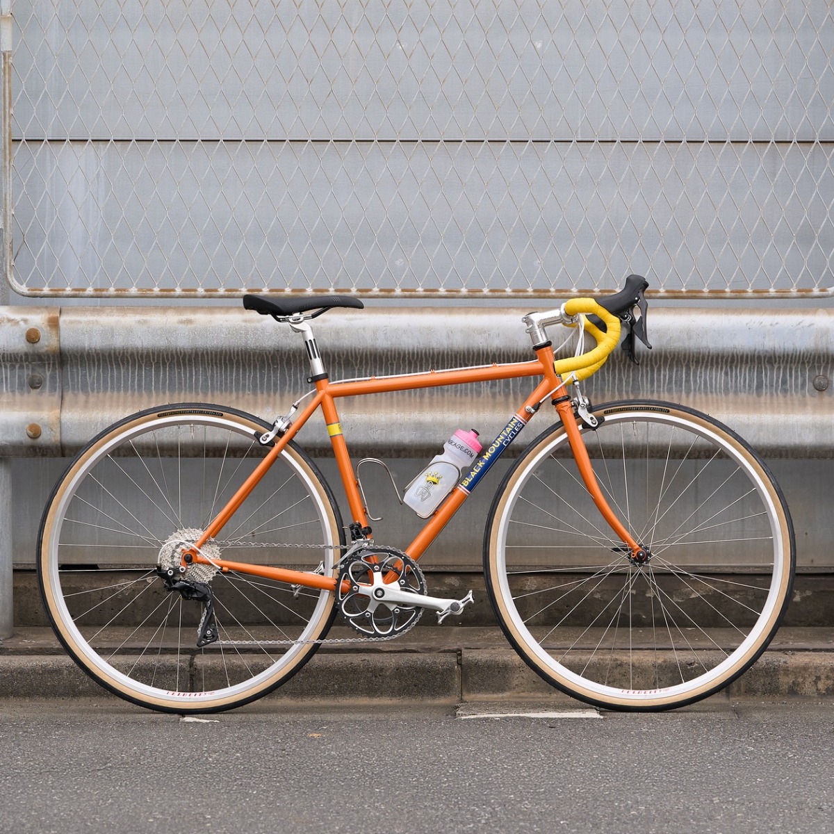 レース用じゃないロードバイク。 - BLUE LUG STAFF REVIEW | 自転車店
