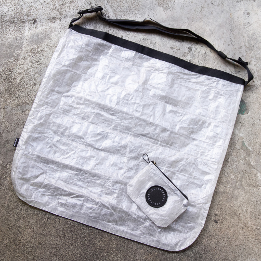 *FAIRWEATHER* packable sacoche (dyneema gray)