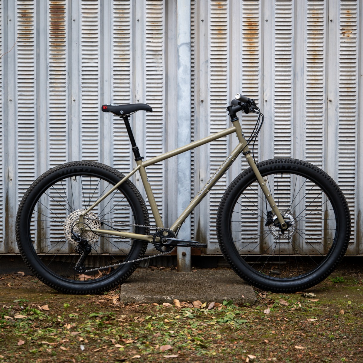 真夏のお引越し。載せ替えLa cabra。 - BLUE LUG BLOG | 自転車店
