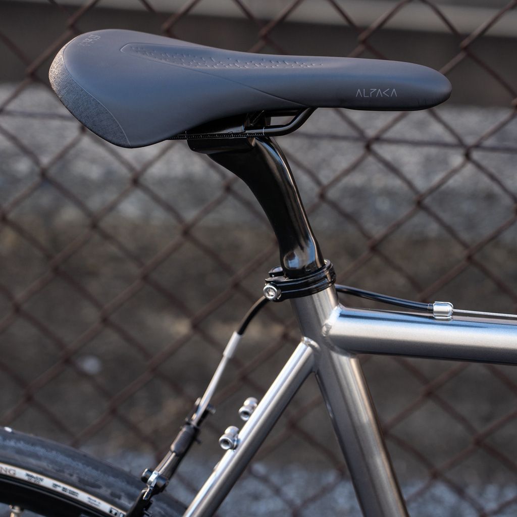  Sadel Jok Sepeda FIZIK alpaca x5 terra saddle 