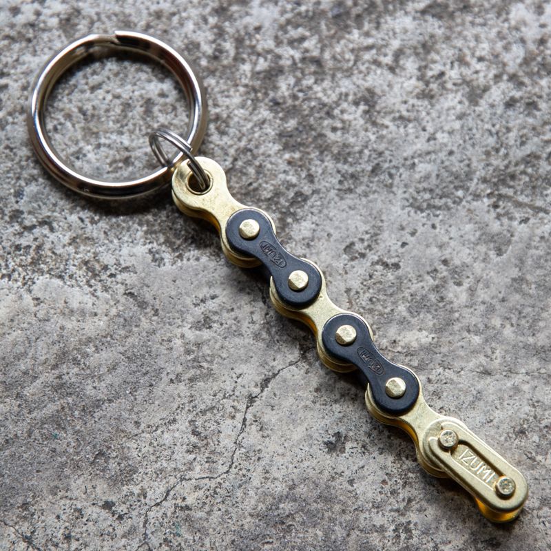 *IZUMI* jet black key holder (gold)