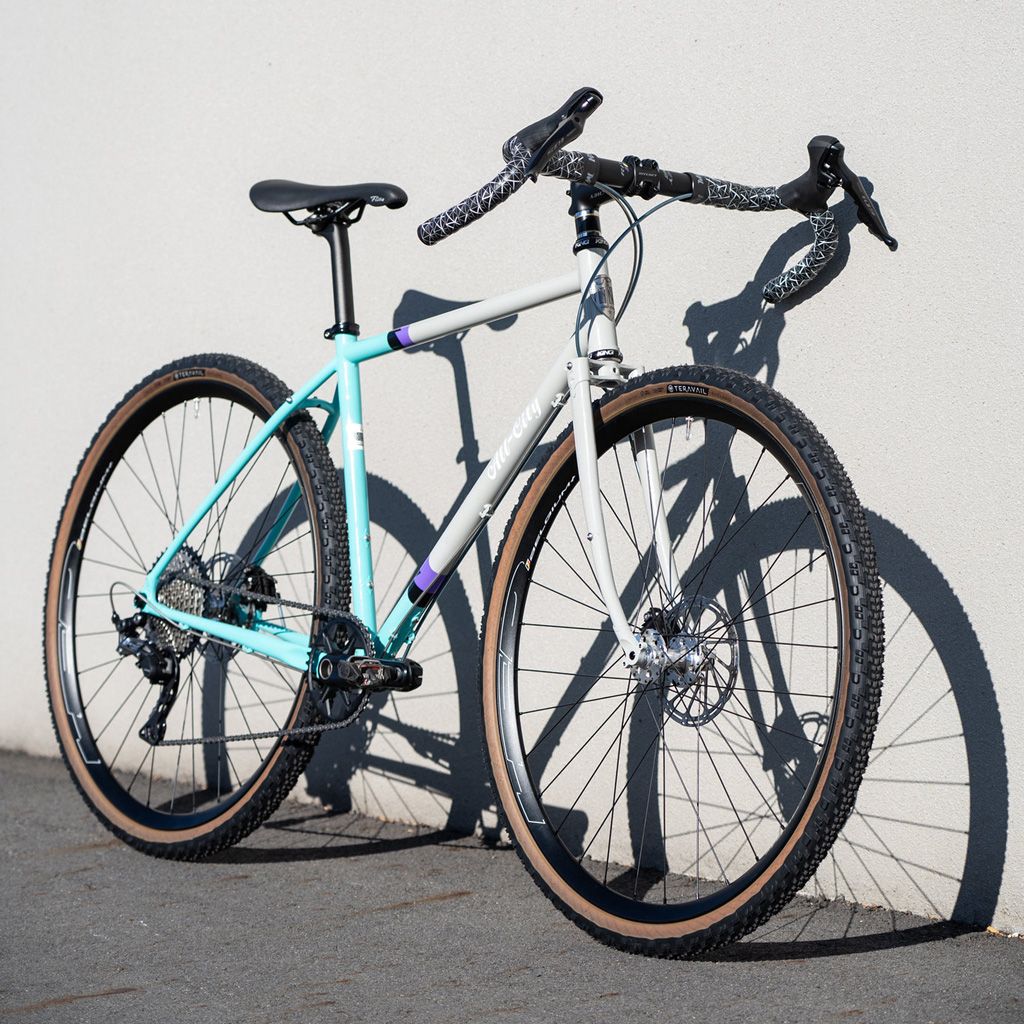 *TERAVAIL* rutland tire (black)