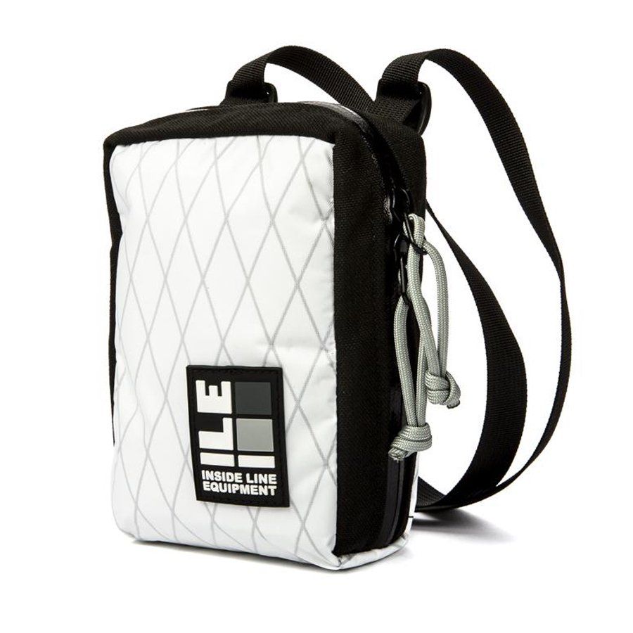 ILE* compact sling (x-pac/white) - BLUE LUG ONLINE STORE