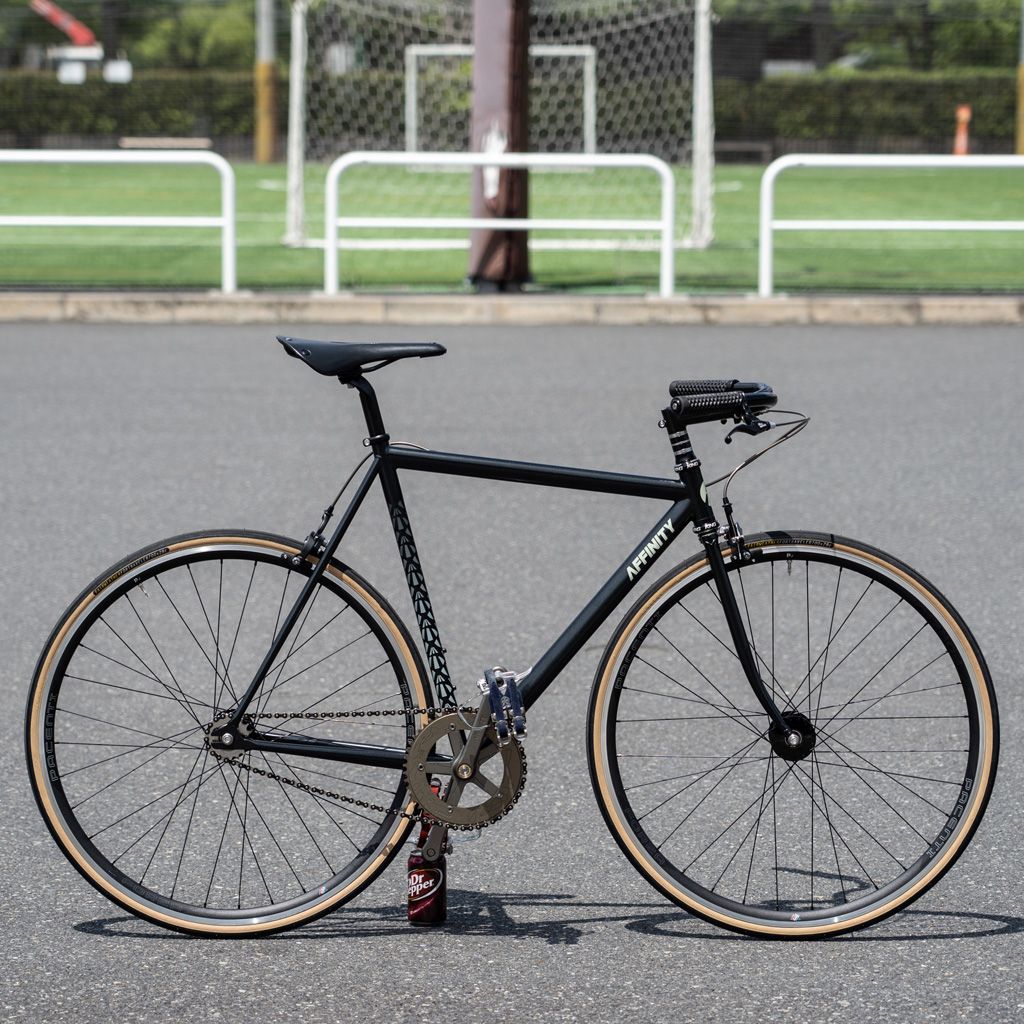 *AFFINITY CYCLES* 2024 lo pro track frame (keirin sparkle black)