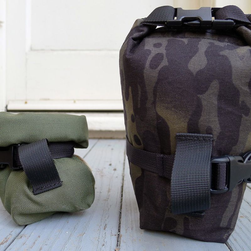 OUTER SHELL ADVENTURE* rolltop saddlebag (graphite) - BLUE