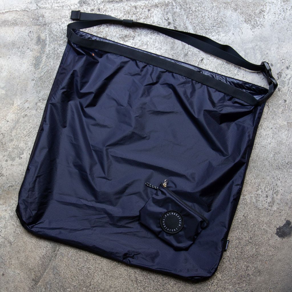 FAIRWEATHER* packable sacoche (navy) - BLUE LUG ONLINE STORE