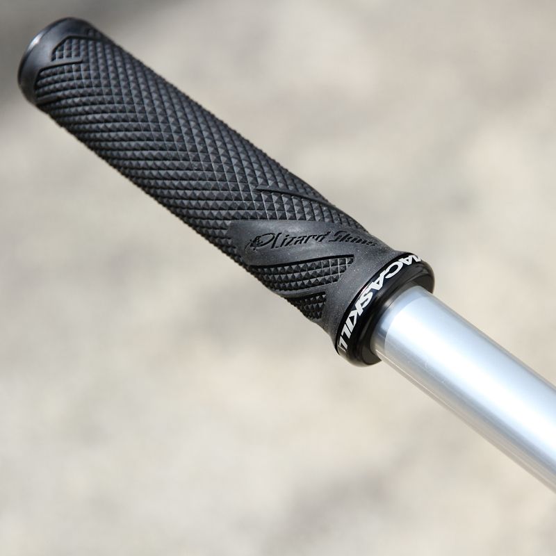 【2024福袋】 blue) (deja grip lock-on macaskill SKINS* LIZARD - LUG BLUE ビンテージパーツ