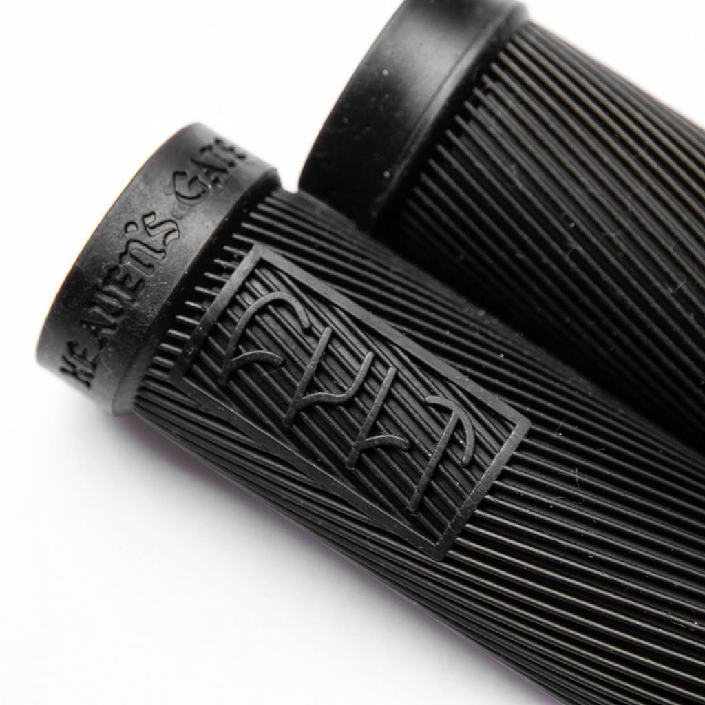 CULT* begin grip (black) - BLUE LUG ONLINE STORE