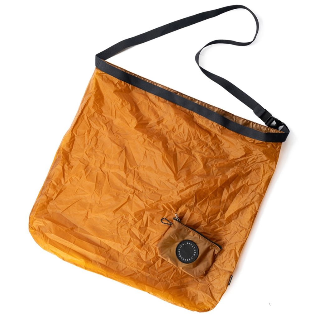 FAIRWEATHER* packable pack (black) - BLUE LUG GLOBAL ONLINE