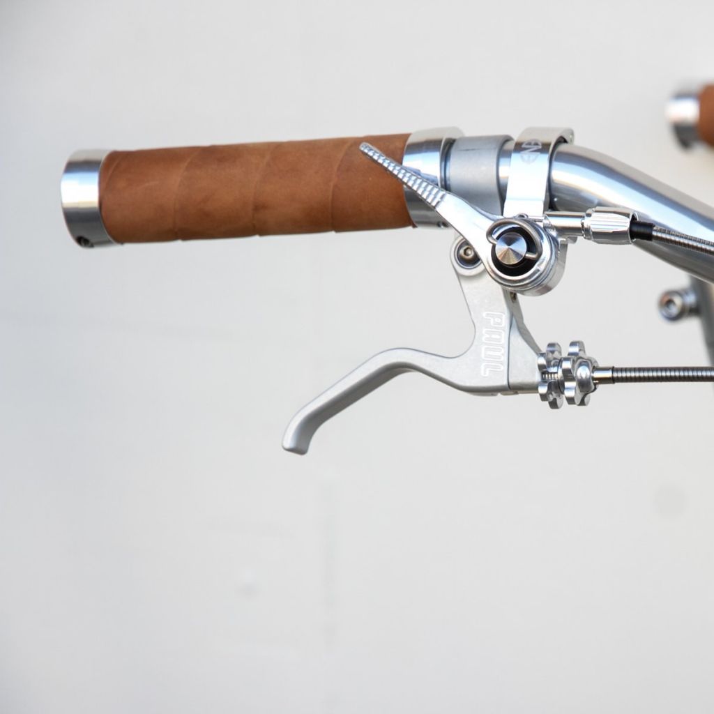 BROOKS* slender leather grip (aged) - BLUE LUG ONLINE STORE BROOKS* slender leather grip (aged) - BLUE LUG ONLINE STORE