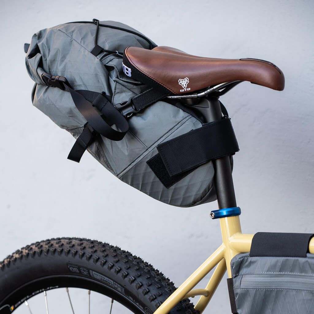 FAIRWEATHER* seat bag (x-pac coyote) - BLUE LUG ONLINE STORE