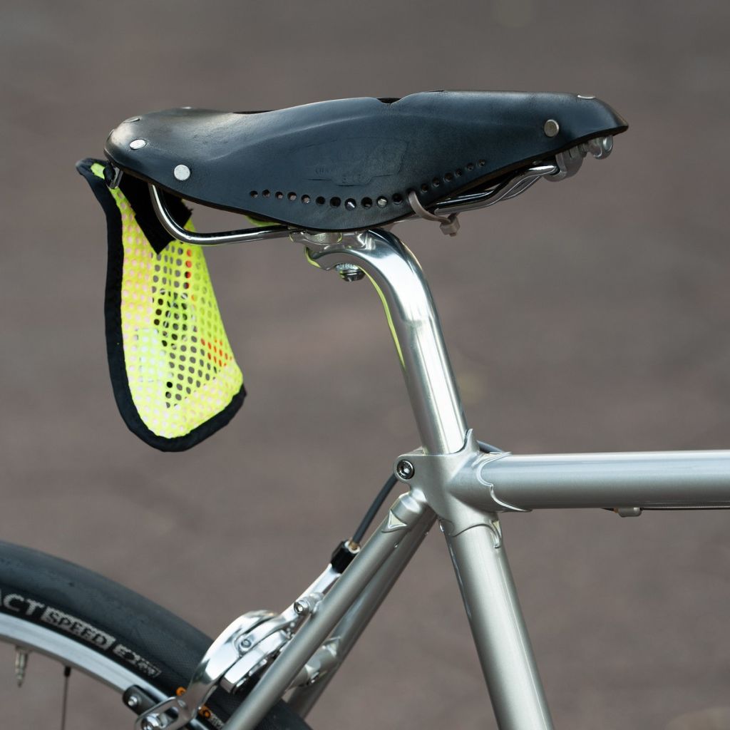 BROOKS* b17 carved (black) - BLUE LUG ONLINE STORE