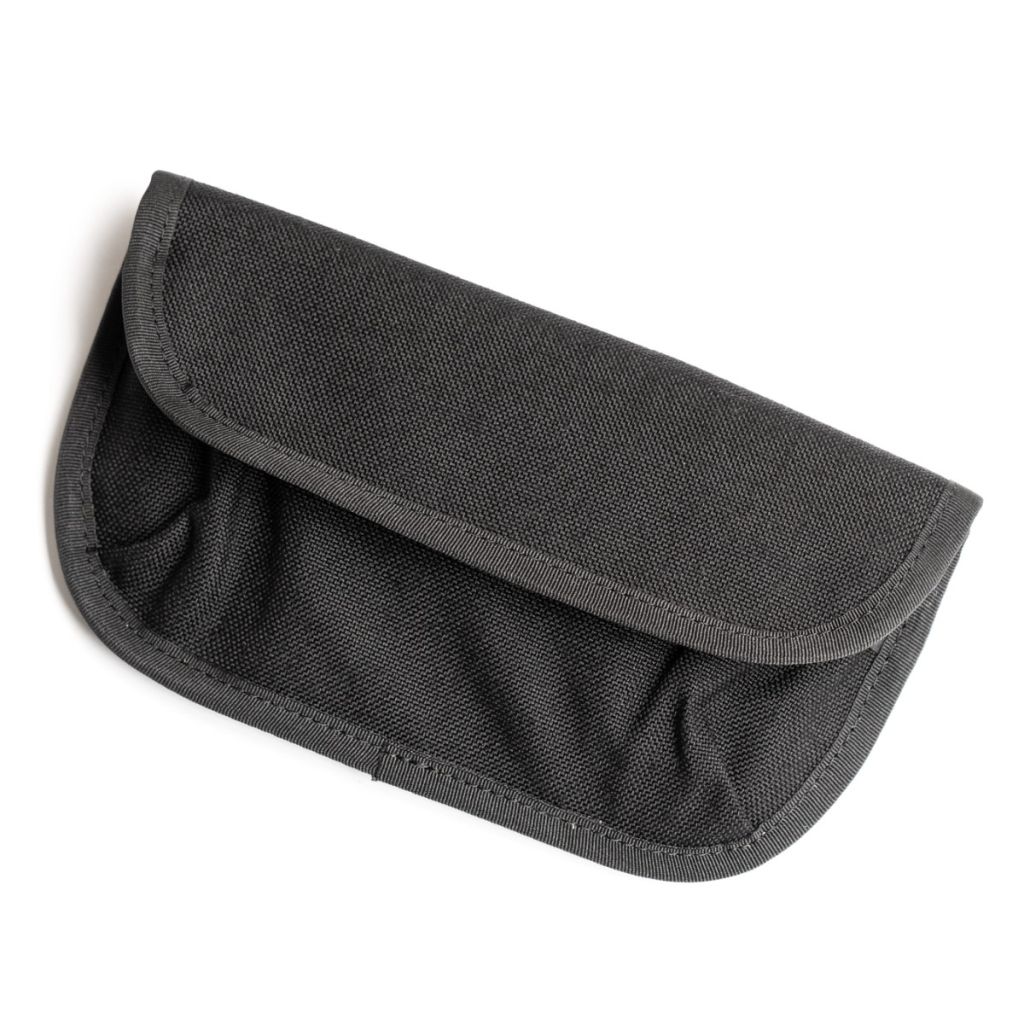 BLUE LUG* phone pouch (black) - BLUE LUG ONLINE STORE