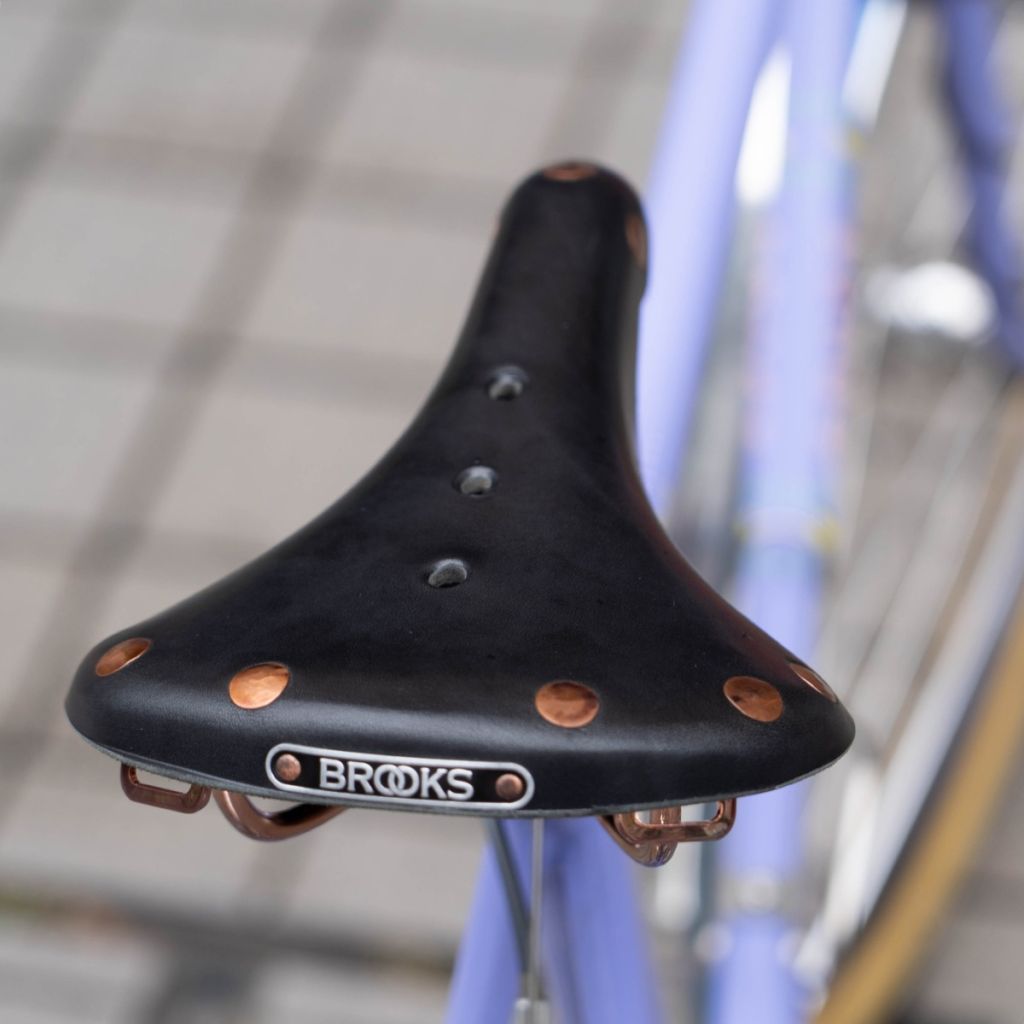 *BROOKS* b17 special short (black)