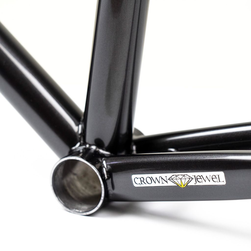 *INDEPENDENT FABRICATION* crown jewel track (46/metallic blk)