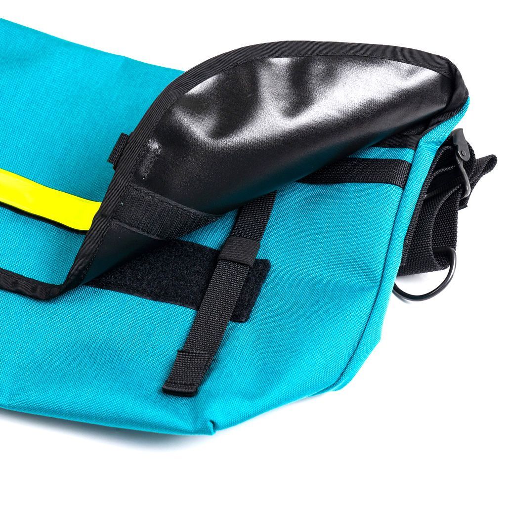 *BLUE LUG* the messenger bag half (turquoise/reflector)