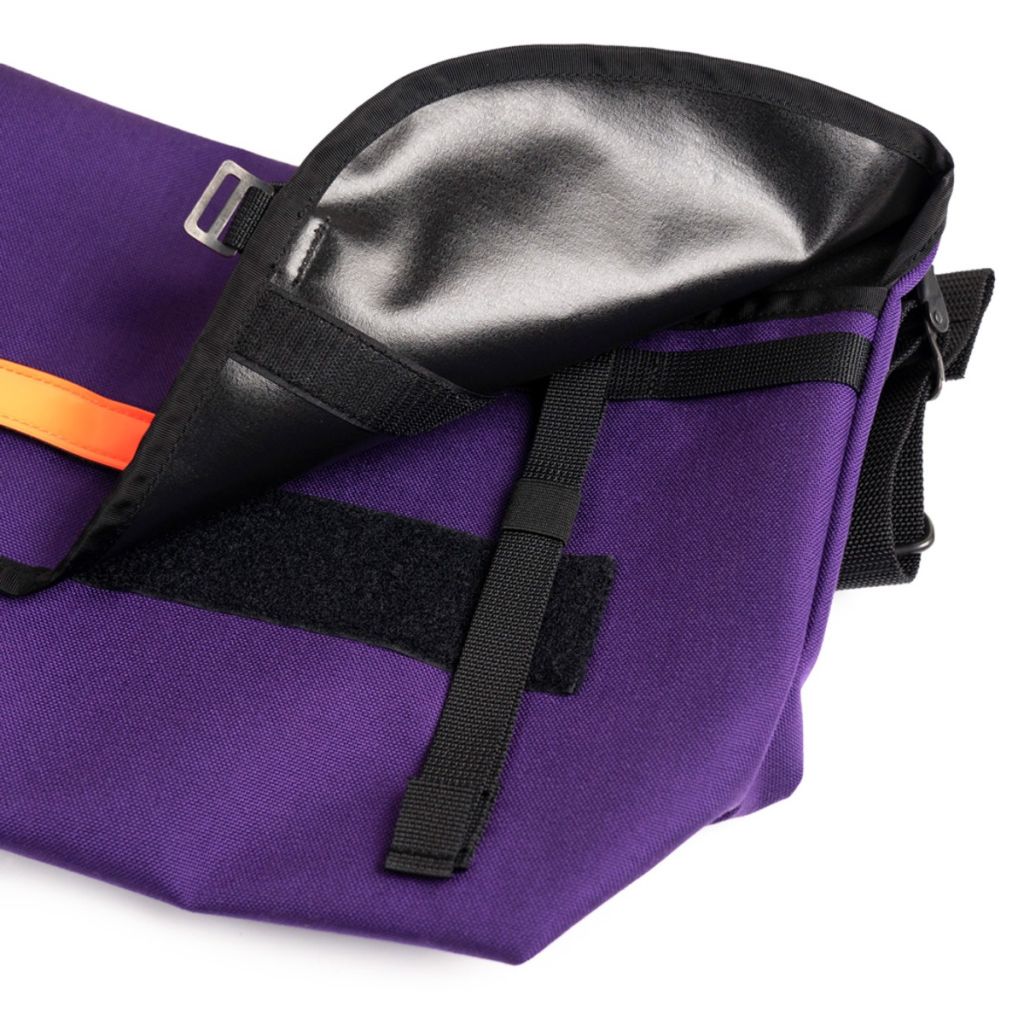 *BLUE LUG* the messenger bag half (purple/reflector)