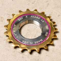 *EURO-ASIA IMPORTS × ALLEZ LA* gold medal pro track cog (19t)