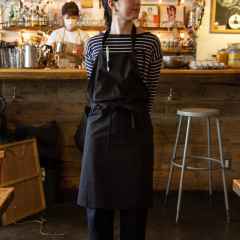 *BLUE LUG* T1 apron (black)
