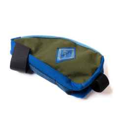 *ATMOSPHERE MOUNTAIN WORKS* top tube whale bag (olive/light blue)