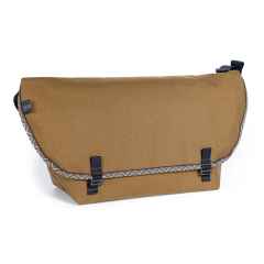 *CAMP AND GO SLOW×BLUE LUG* the messenger bag half (great horned owl)