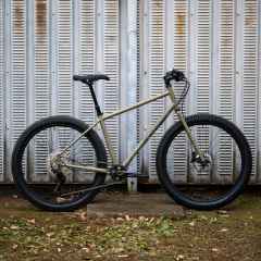 *BLACK MOUNTAIN CYCLES* la cabra V2 完成車 (18/yellow gray)
