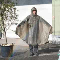 *FAIRWEATHER* packable rain poncho (gray beige)