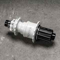 *ONYX RACING PRODUCTS* vesper disc CL hub rear (white frost)