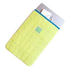 *BLUE LUG* padding pc sleeve (flash yellow)