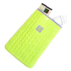 *BLUE LUG* padding pc sleeve (flash green)