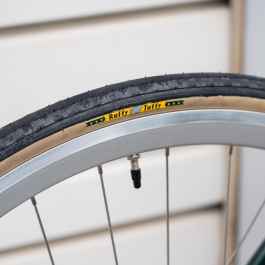 RIVENDELL* ruffy tuffy tire (black/light beige) - BLUE LUG ONLINE