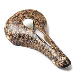 BERTHOUD* aravis open leather saddle (cork) - BLUE LUG ONLINE STORE