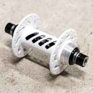 *ONYX RACING PRODUCTS* Helix track hub rear (white frost)
