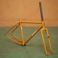 *CRUST BIKES* cook paint wombat frame (S)