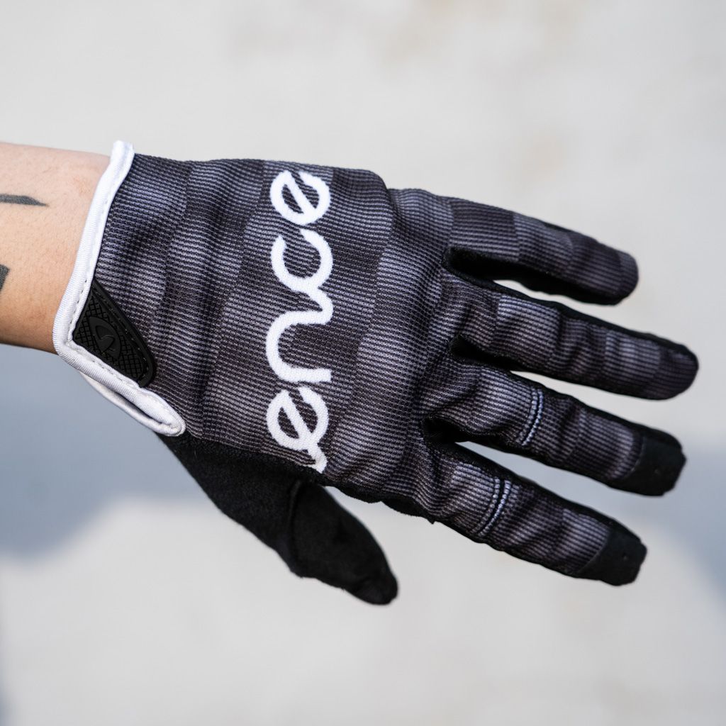 *CADENCE* DND glove (black/white)