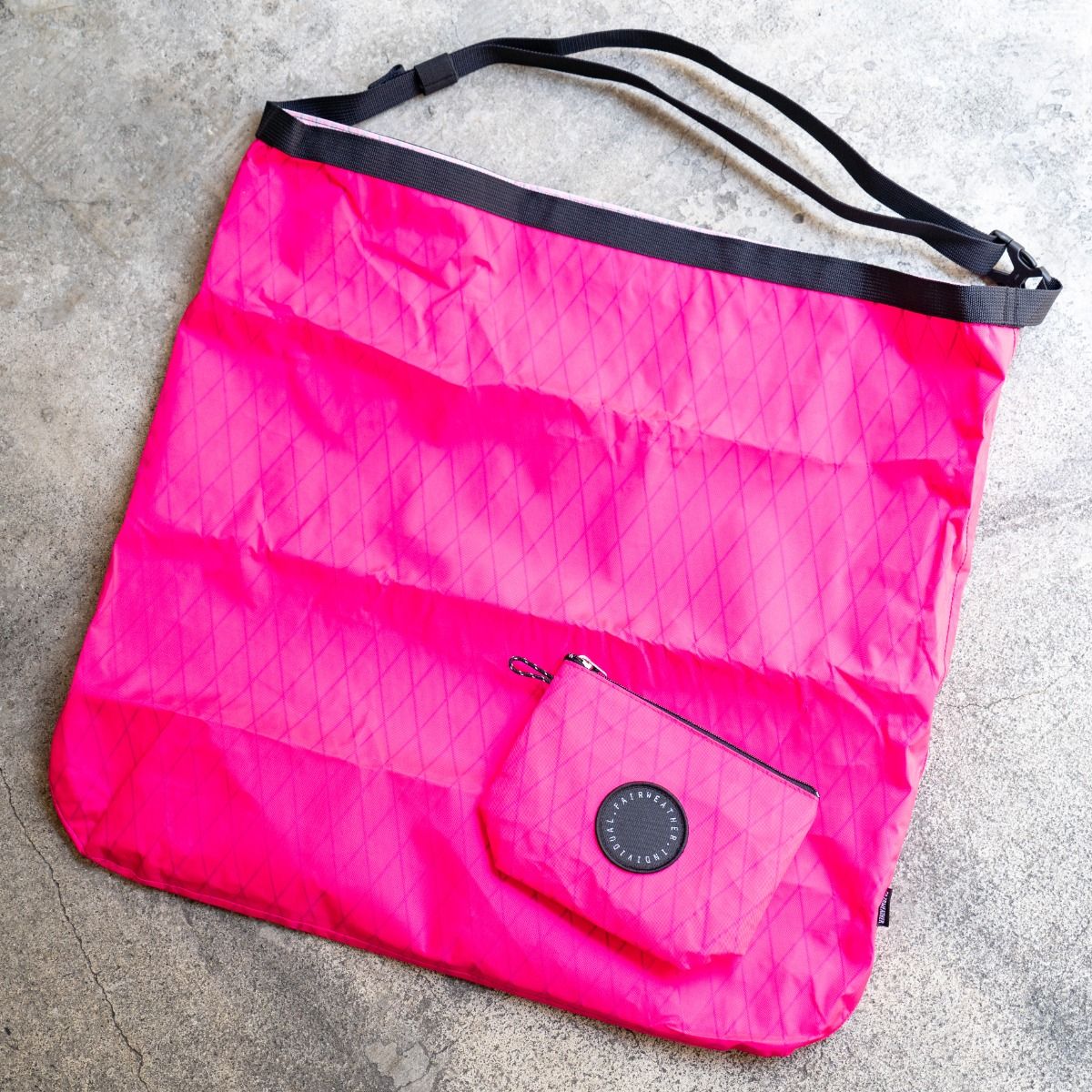 *FAIRWEATHER* packable sacoche (x-pac pink)