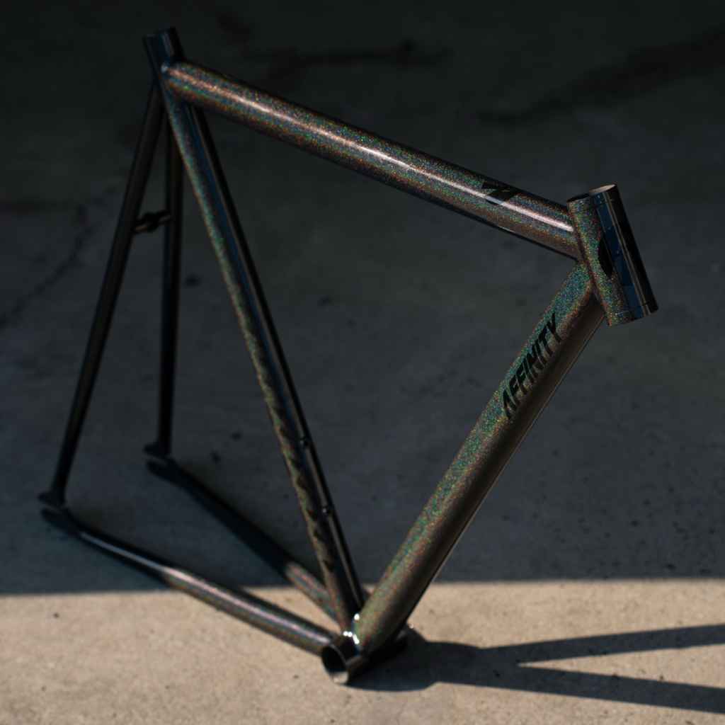AFFINITY CYCLES* lo pro track frame (prism black) - BLUE LUG