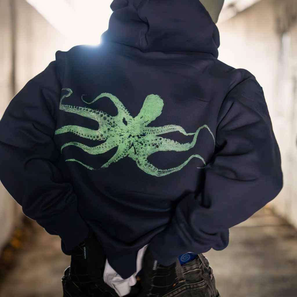 GENOSACK×BLUE LUG* octo glow hoodie (navy) - BLUE LUG ONLINE STORE