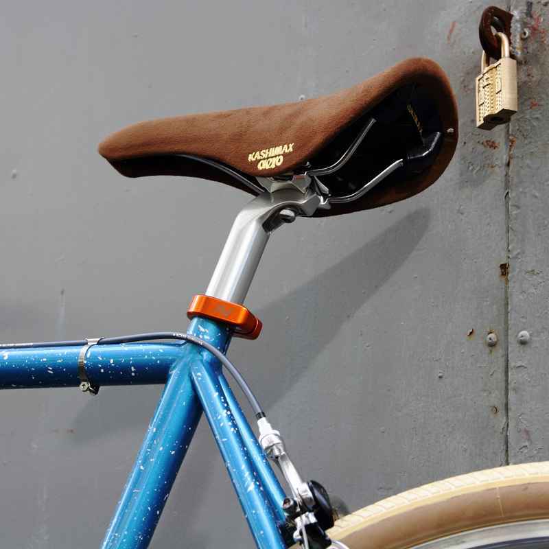 KASHIMAX* aero saddle (flower/green) - BLUE LUG ONLINE STORE