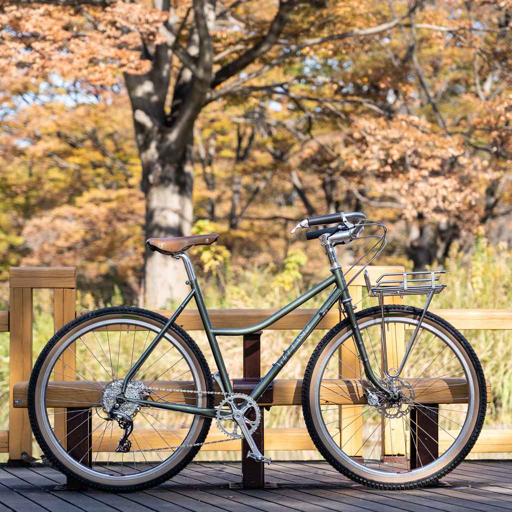 BERTHOUD* aspin leather saddle (cork) - BLUE LUG ONLINE STORE