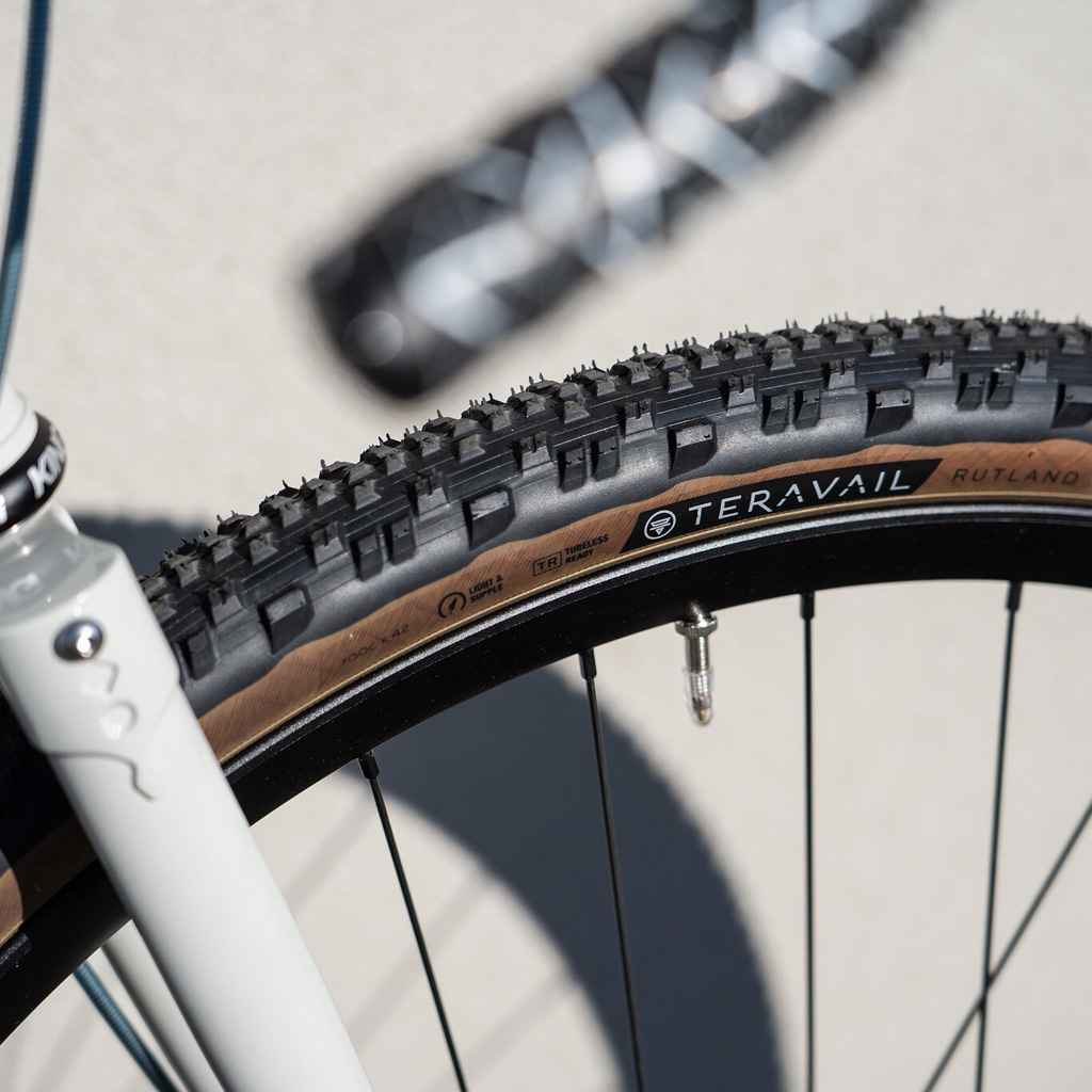 TERAVAIL* rutland tire (black/tan) - BLUE LUG ONLINE STORE