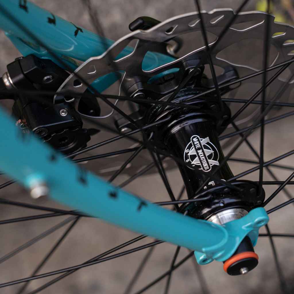 WHITE INDUSTRIES* CLD QR/15TA disc hub front (silver) - BLUE LUG
