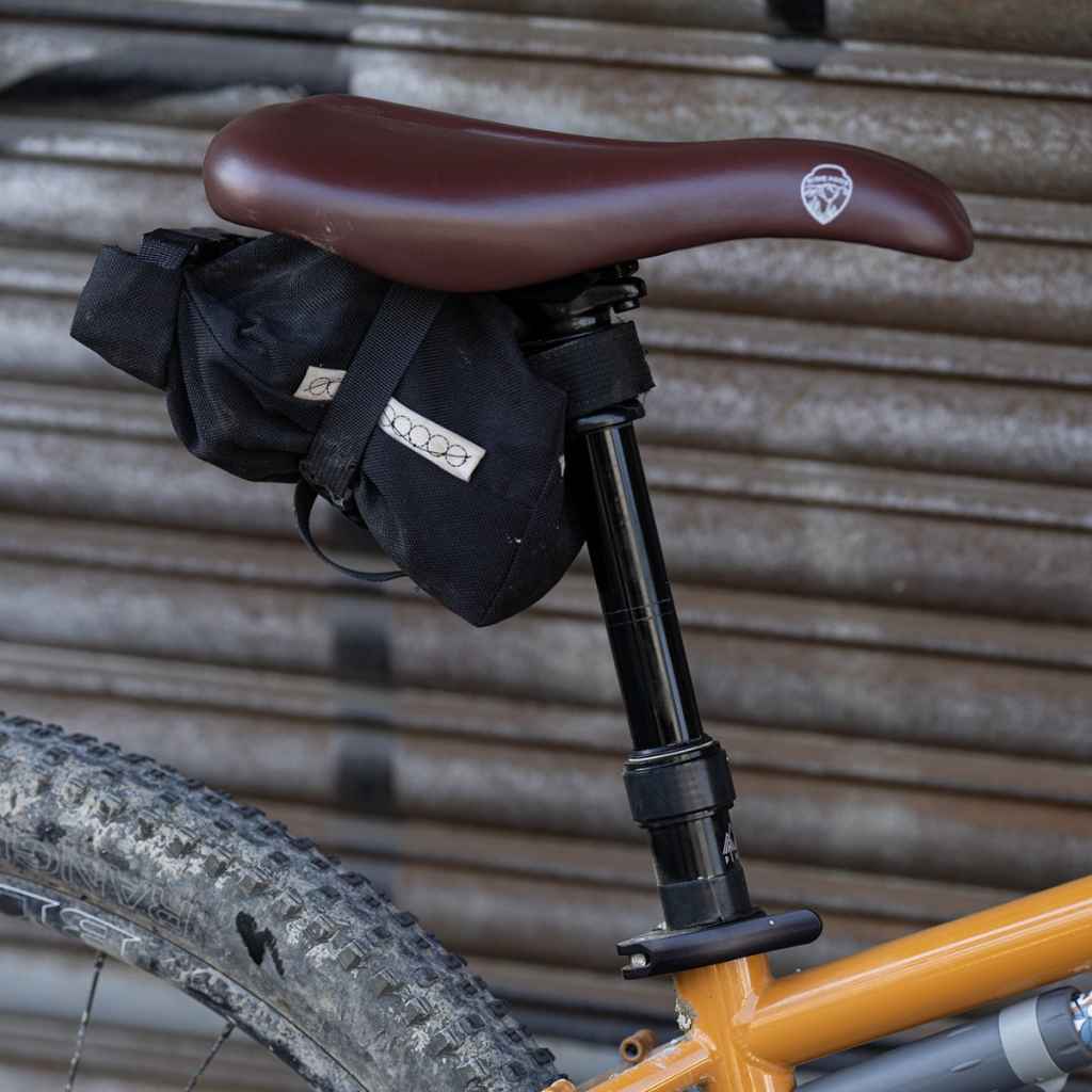 STEVE POTTS* chinook saddle (black) - BLUE LUG ONLINE STORE