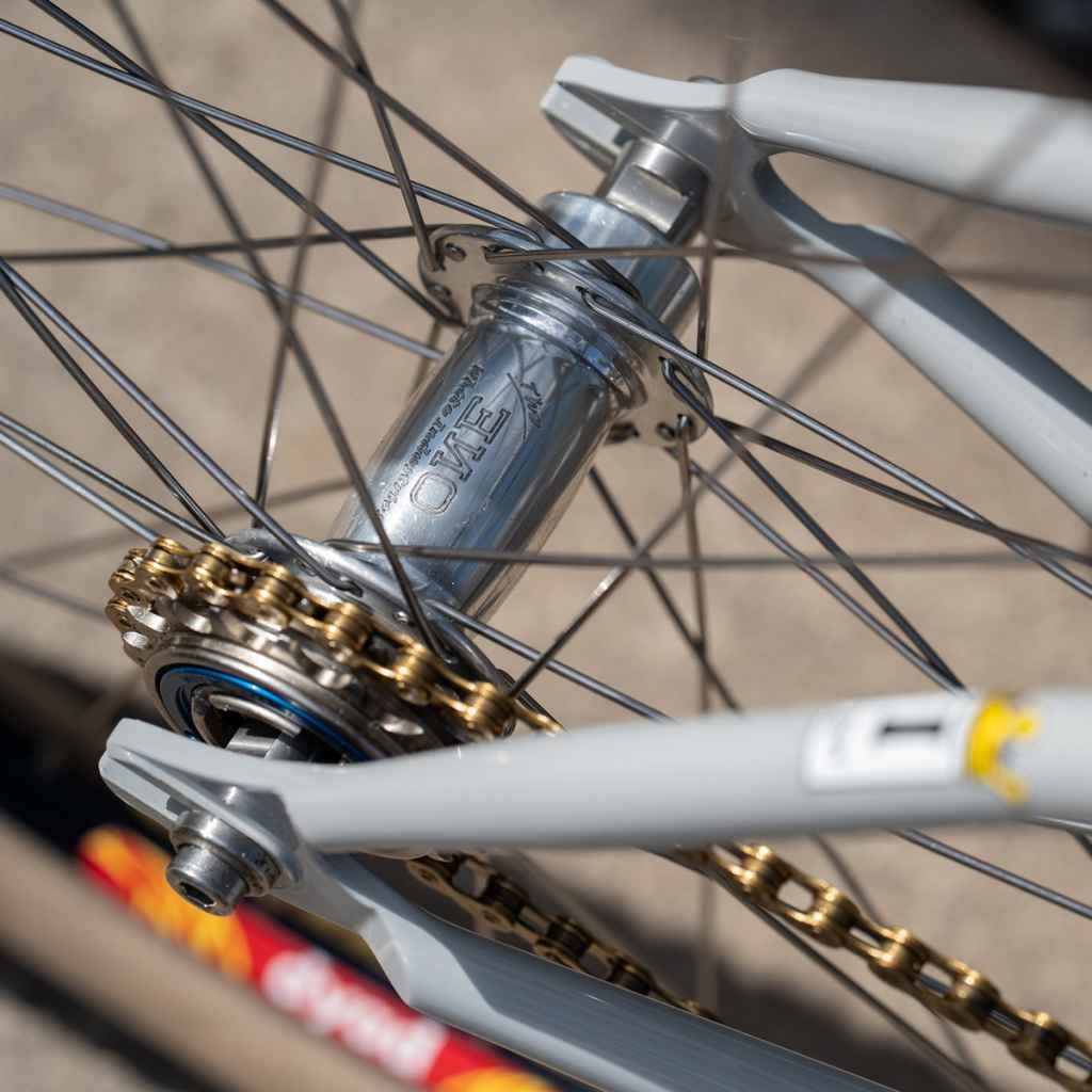 WHITE INDUSTRIES* standard eno rear hub (silver) - BLUE LUG